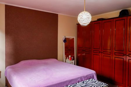 Casa à venda com 250m², 4 quartos e 3 vagas Casa à venda com 250m², 4 quartos e 3 vagasQuarto 2 - Suíte