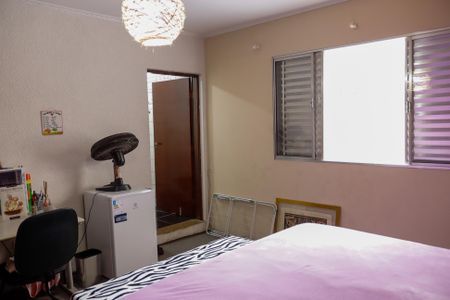 Casa à venda com 250m², 4 quartos e 3 vagas Casa à venda com 250m², 4 quartos e 3 vagasQuarto 2 - Suíte