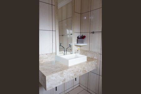 Casa à venda com 250m², 4 quartos e 3 vagas Casa à venda com 250m², 4 quartos e 3 vagasBanheiro