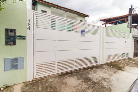 Casa para alugar com 87m², 2 quartos e 2 vagasFachada + Placa