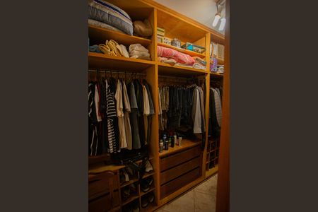 Casa à venda com 260m², 3 quartos e 4 vagas Casa à venda com 260m², 3 quartos e 4 vagasSUÍTE 1