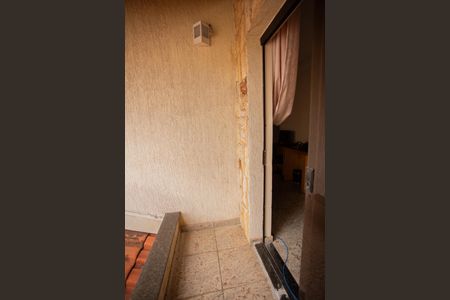 Casa à venda com 260m², 3 quartos e 4 vagas Casa à venda com 260m², 3 quartos e 4 vagasSALA DE TV E ESCRITÓRIO