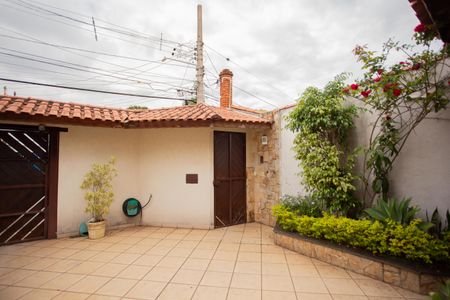 Casa à venda com 260m², 3 quartos e 4 vagas Casa à venda com 260m², 3 quartos e 4 vagasGARAGEM