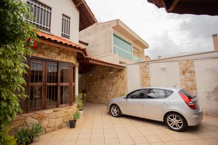 Casa à venda com 260m², 3 quartos e 4 vagas Casa à venda com 260m², 3 quartos e 4 vagasGARAGEM