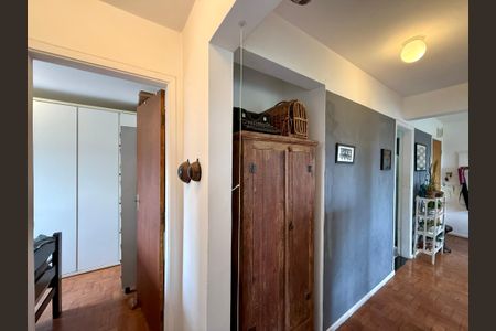 Apartamento à venda com 62m², 2 quartos e 1 vagaCorredor Quartos