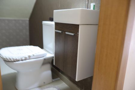 Casa à venda com 144m², 2 quartos e 2 vagasLavabo