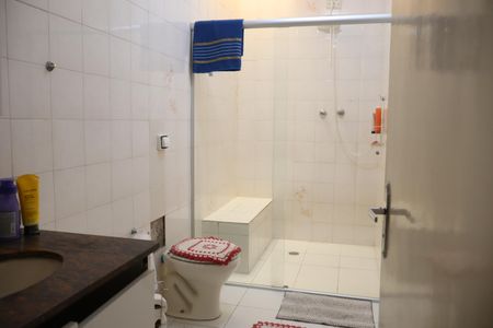 Casa à venda com 144m², 2 quartos e 2 vagasBanheiro