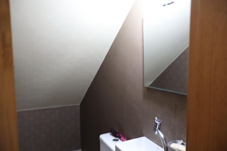 Casa à venda com 144m², 2 quartos e 2 vagasLavabo