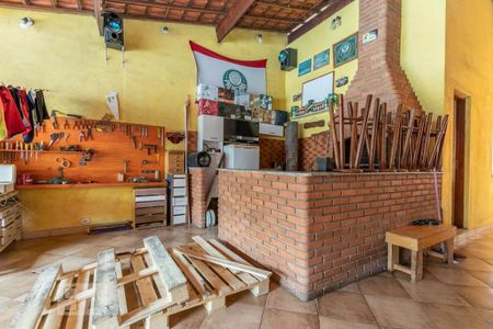 Casa à venda com 250m², 4 quartos e 2 vagas Casa à venda com 250m², 4 quartos e 2 vagasChurrasqueira