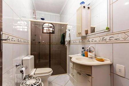 Casa à venda com 250m², 4 quartos e 2 vagas Casa à venda com 250m², 4 quartos e 2 vagasBanheiro