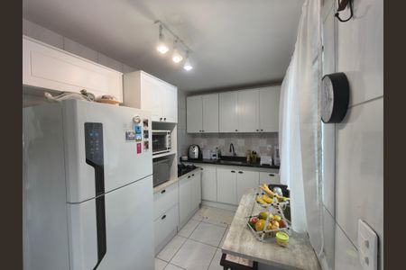 Cozinha de casa de condomínio para alugar com 3 quartos, 120m² em Taquara, Rio de Janeiro
