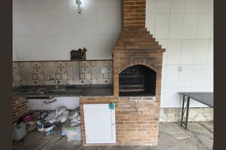 Casa de condomínio para alugar com 120m², 3 quartos e 2 vagas Casa de condomínio para alugar com 120m², 3 quartos e 2 vagasQuintal - Churrasqueira