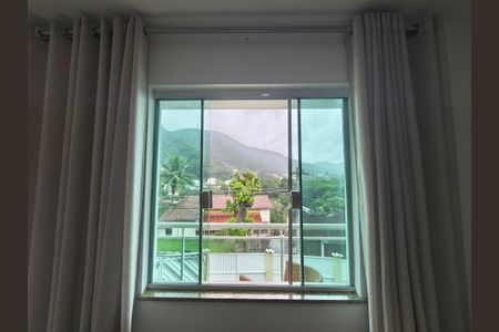 Janela - Sala de casa de condomínio para alugar com 3 quartos, 120m² em Taquara, Rio de Janeiro