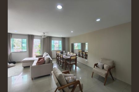 Casa de condomínio para alugar com 120m², 3 quartos e 2 vagas Casa de condomínio para alugar com 120m², 3 quartos e 2 vagasSala