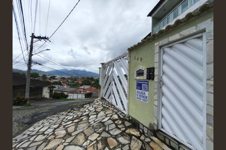 Casa de condomínio para alugar com 120m², 3 quartos e 2 vagas Casa de condomínio para alugar com 120m², 3 quartos e 2 vagasFachada