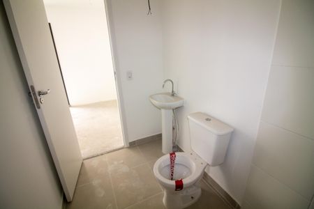 Banheiro de kitnet/studio à venda com 1 quarto, 28m² em Jardim das Acacias, São Paulo