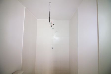 Banheiro de kitnet/studio à venda com 1 quarto, 28m² em Jardim das Acacias, São Paulo