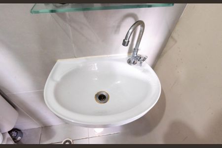 Apartamento para alugar com 38m², 2 quartos e sem vaga Apartamento para alugar com 38m², 2 quartos e sem vagaBanheiro