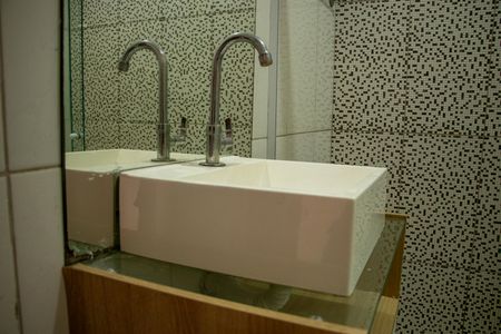 Apartamento para alugar com 70m², 2 quartos e 1 vagaBanheiro - torneira