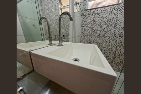 Apartamento para alugar com 70m², 2 quartos e 1 vagaBanheiro - torneira