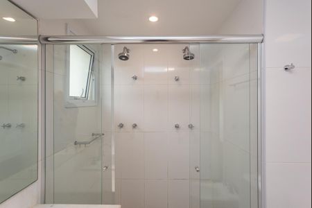 Apartamento para alugar com 241m², 4 quartos e 3 vagasBanheiro do quarto 2