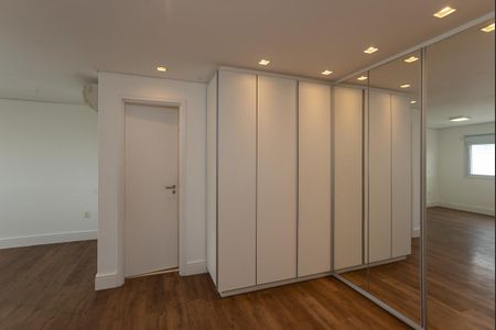 Apartamento para alugar com 241m², 4 quartos e 3 vagasCloset Quarto 2 Suíte