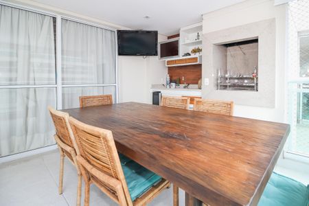 Apartamento para alugar com 190m², 3 quartos e 3 vagas Apartamento para alugar com 190m², 3 quartos e 3 vagasVaranda