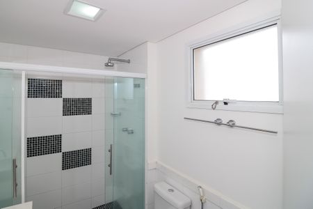 Apartamento para alugar com 190m², 3 quartos e 3 vagas Apartamento para alugar com 190m², 3 quartos e 3 vagasBanheiro da Suíte 1