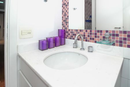 Apartamento para alugar com 190m², 3 quartos e 3 vagas Apartamento para alugar com 190m², 3 quartos e 3 vagasBanheiro da Suíte 2