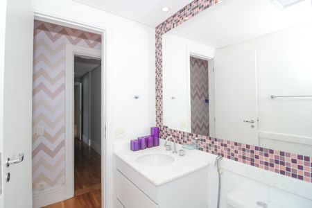 Apartamento para alugar com 190m², 3 quartos e 3 vagas Apartamento para alugar com 190m², 3 quartos e 3 vagasBanheiro da Suíte 2