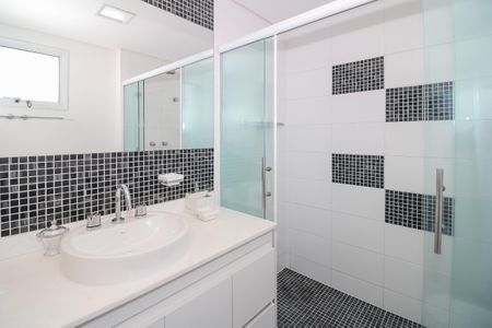 Apartamento para alugar com 190m², 3 quartos e 3 vagas Apartamento para alugar com 190m², 3 quartos e 3 vagasBanheiro da Suíte 1