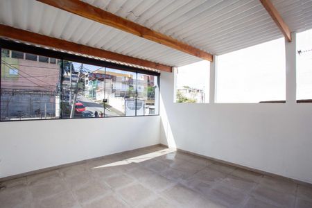 Casa para alugar com 130m², 2 quartos e 1 vagaVaranda