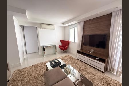 Apartamento à venda com 101m², 2 quartos e 2 vagasFoto 02