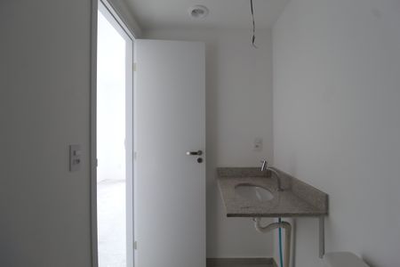Banheiro de kitnet/studio para alugar com 1 quarto, 24m² em Vila Nova Conceição, São Paulo