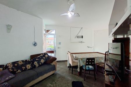 Sala de casa para alugar com 3 quartos, 380m² em Balneario Flórida, Praia Grande