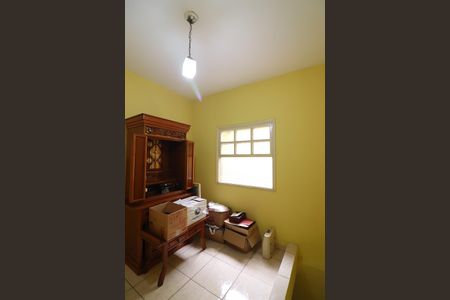 Casa à venda com 168m², 3 quartos e 2 vagasEscritório