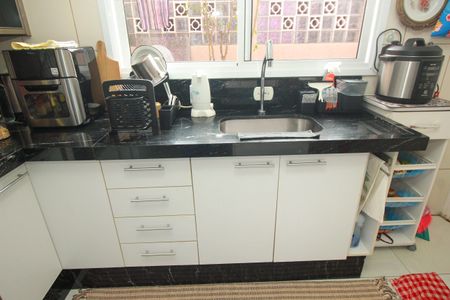 Casa à venda com 222m², 3 quartos e 4 vagas Casa à venda com 222m², 3 quartos e 4 vagasCozinha