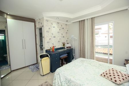 Casa à venda com 222m², 3 quartos e 4 vagas Casa à venda com 222m², 3 quartos e 4 vagasSuíte