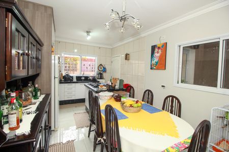 Casa à venda com 222m², 3 quartos e 4 vagas Casa à venda com 222m², 3 quartos e 4 vagasCozinha