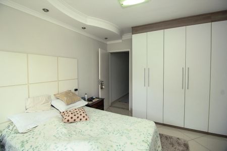 Casa à venda com 222m², 3 quartos e 4 vagas Casa à venda com 222m², 3 quartos e 4 vagasSuíte