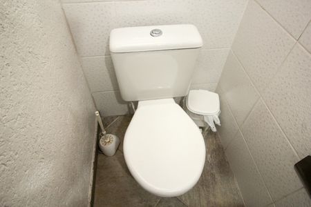 Casa à venda com 222m², 3 quartos e 4 vagas Casa à venda com 222m², 3 quartos e 4 vagasLavabo 2