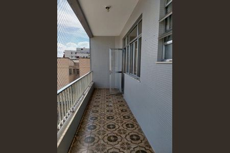 Apartamento à venda com 64m², 3 quartos e 1 vaga Apartamento à venda com 64m², 3 quartos e 1 vagaVaranda