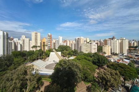 Vista Sala de apartamento à venda com 3 quartos, 130m² em Cambuí, Campinas