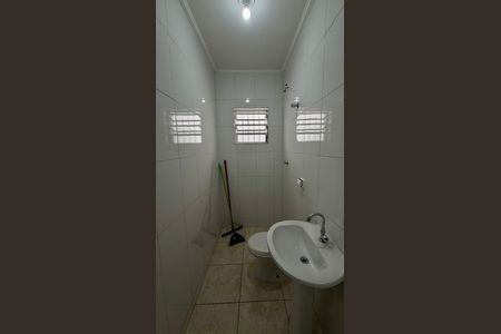 Banheiro - quarto 1 de casa à venda com 2 quartos, 125m² em Jardim Ester Yolanda, São Paulo
