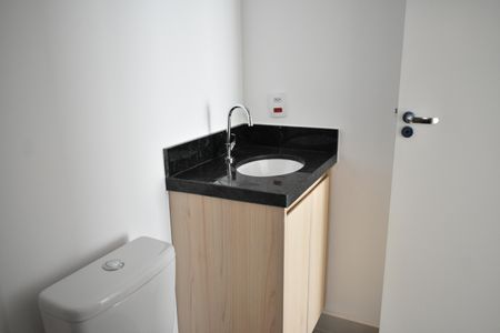 Studio Banheiro de kitnet/studio à venda com 0 quarto, 30m² em Mirandópolis, São Paulo