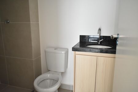 Studio Banheiro de kitnet/studio à venda com 0 quarto, 30m² em Mirandópolis, São Paulo