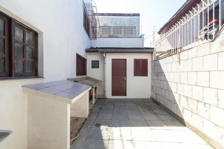 Casa à venda com 182m², 3 quartos e 4 vagas Casa à venda com 182m², 3 quartos e 4 vagasQuintal