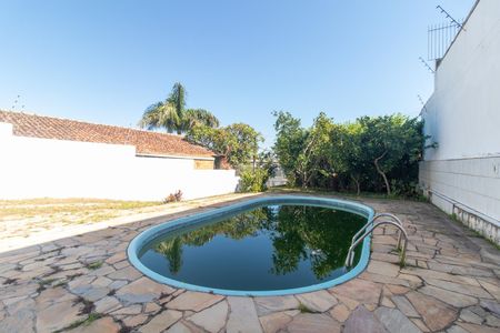 Casa à venda com 182m², 3 quartos e 4 vagas Casa à venda com 182m², 3 quartos e 4 vagasPiscina