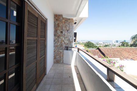 Casa à venda com 182m², 3 quartos e 4 vagas Casa à venda com 182m², 3 quartos e 4 vagasVaranda do Quarto 3