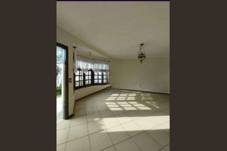 Casa à venda com 182m², 3 quartos e 4 vagas Casa à venda com 182m², 3 quartos e 4 vagasSala